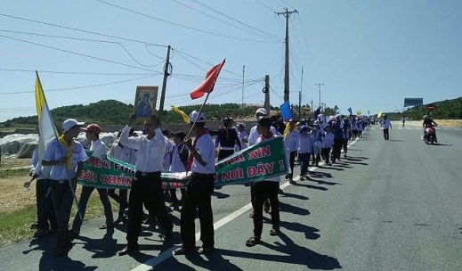 02 Lá bài tẩy đàng sau lời tuyên bố của_html_m66f9d5a9